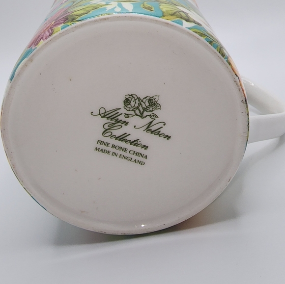 Allyn Nelson Collection Fine Bone China English Teacup.  Purchased in England - Picture 5 of 6